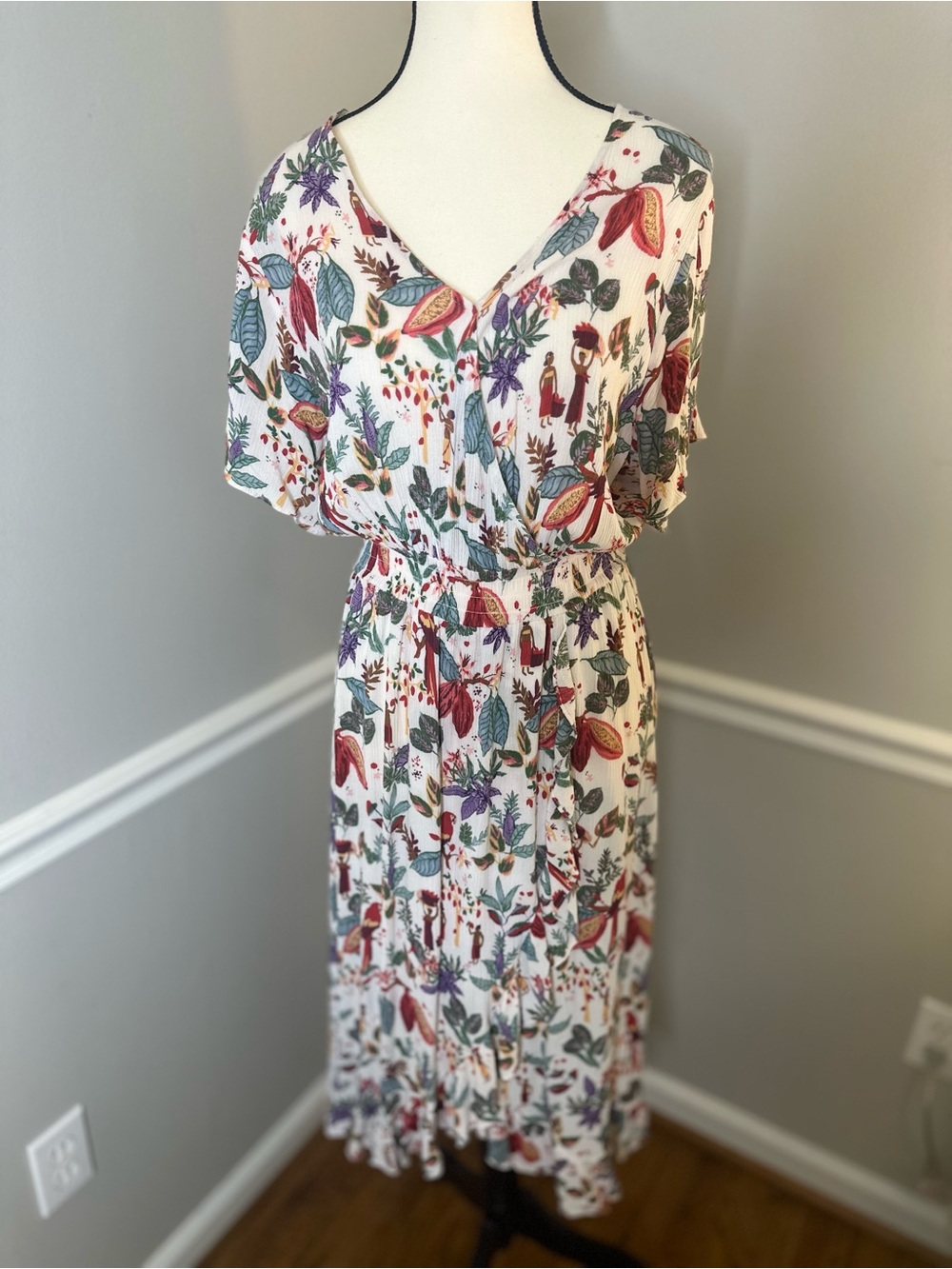 Honest African tropical  V-Neck Midi Dress in White with Multicolor Print